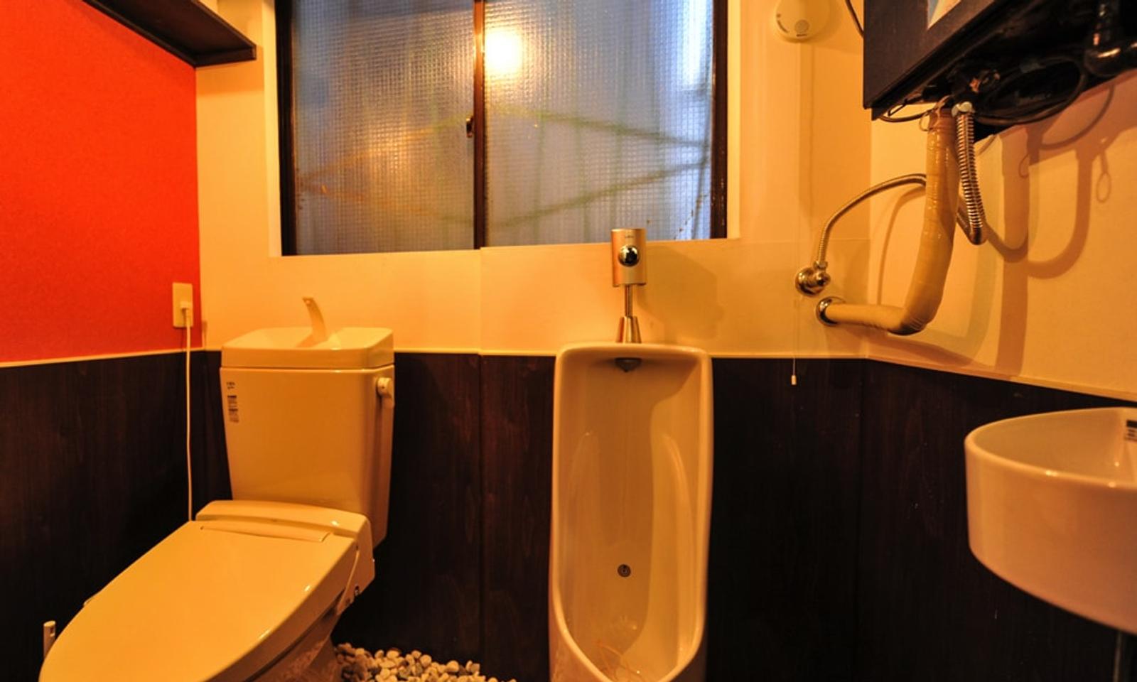 Equipped with washlet. Toilet seats are warm and comfortable even in the winter