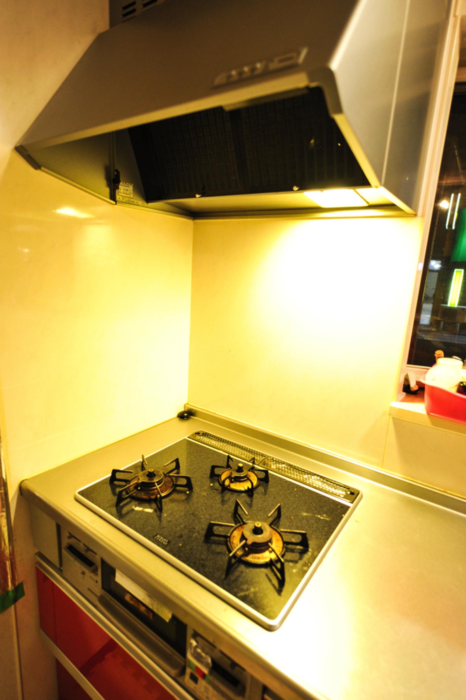 3 cuisinières à gaz disponibles.
