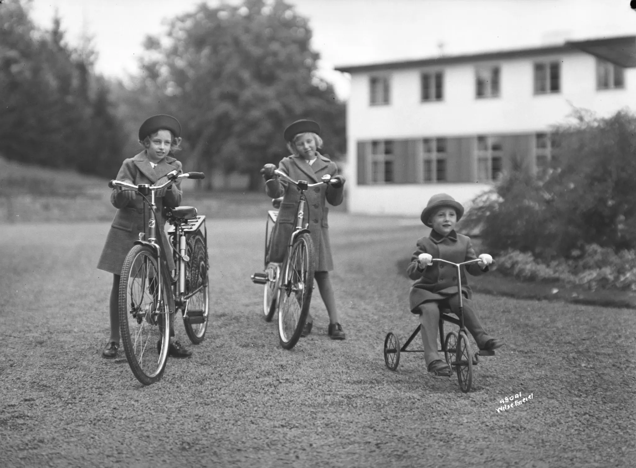 Prinsesse Ragnhild, prinsesse Astrid og kronprins Harald 