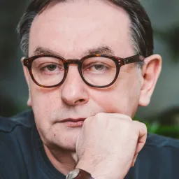 Bidragsyter E. O. Chirovici