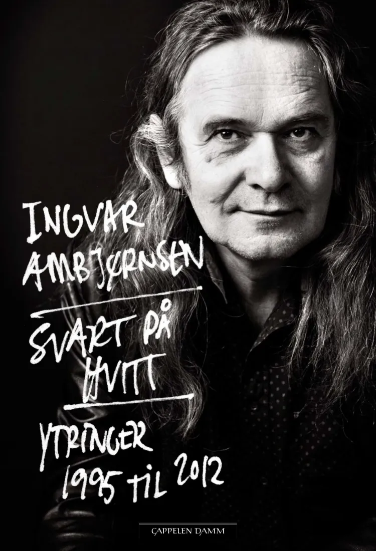 Omslag Svart på hvitt av Ingvar Ambjørnsen (Heftet)