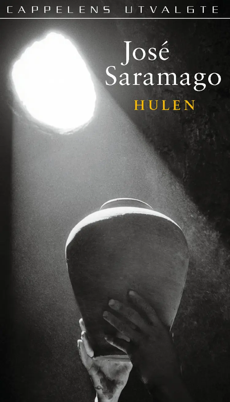 Omslag Hulen av José Saramago (Heftet)