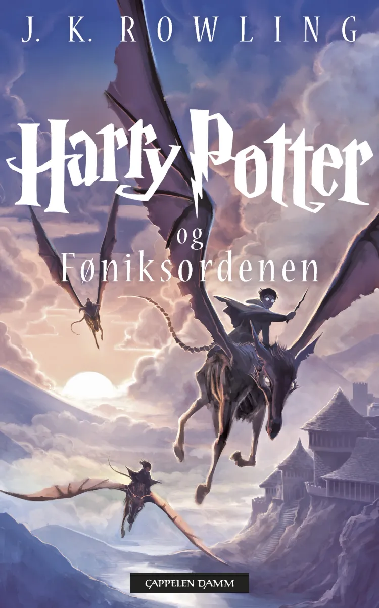 Omslag Harry Potter og Føniksordenen av J.K. Rowling (Heftet)