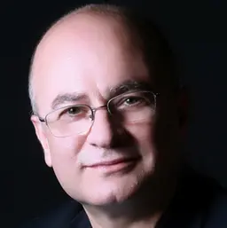 Bidragsyter Mahbod Seraji