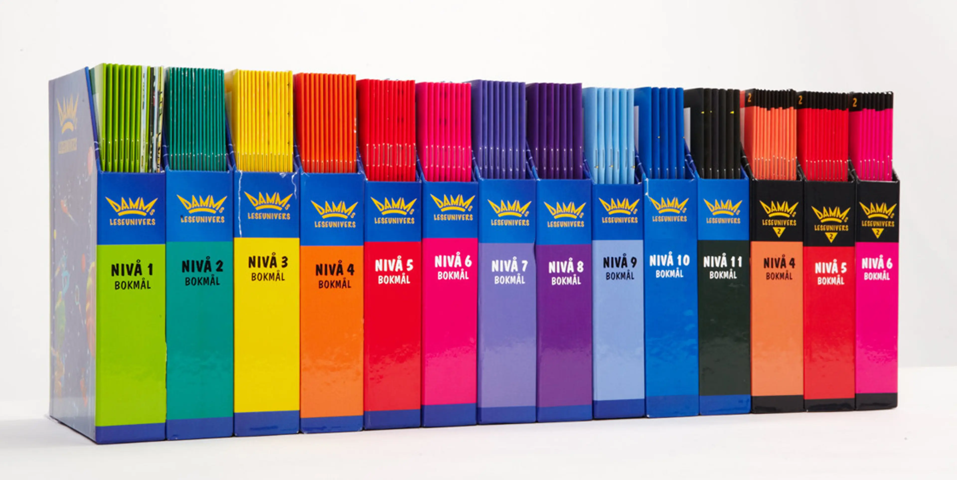 Omslag Damms leseunivers 1 Totalpakke Nivå 1-11 av Birgit Eriksson (Eske)