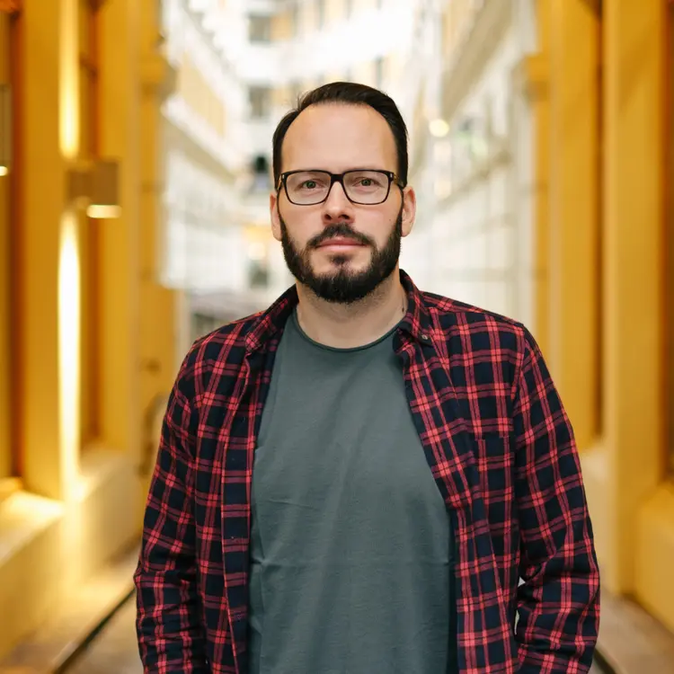 Bidragsyter Kristian Hall