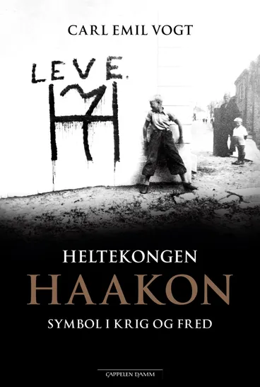 Omslag Heltekongen Haakon av Carl Emil Vogt (Innbundet)