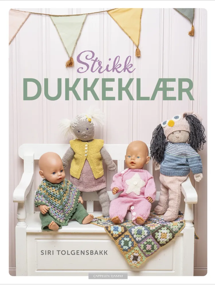 Omslag Strikk dukkeklær av Siri Tolgensbakk (Innbundet)