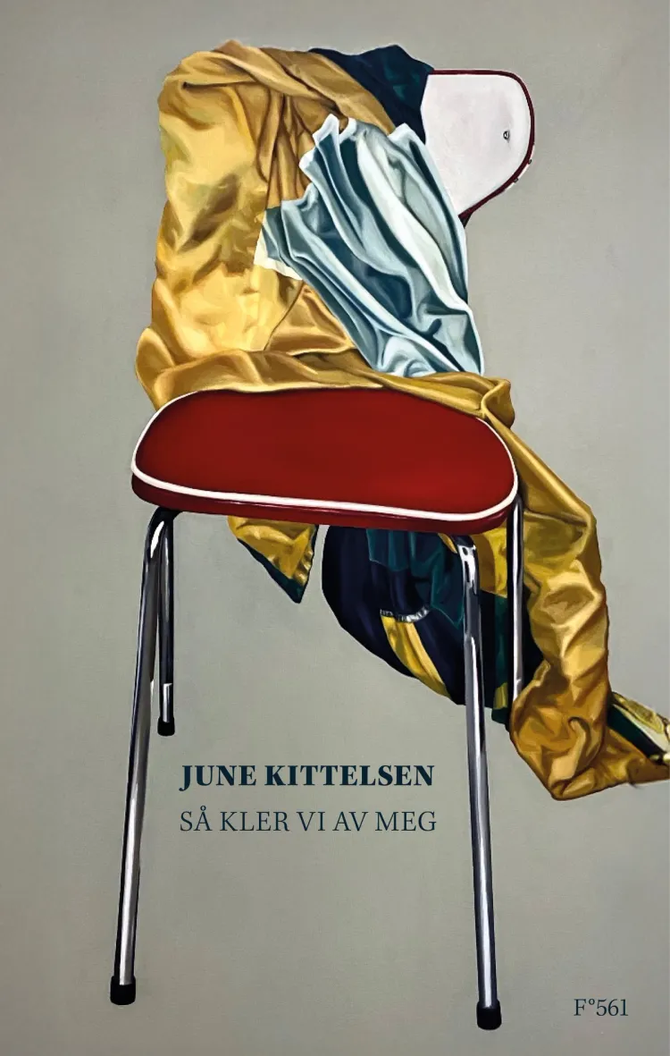 Omslag Så kler vi av meg av June Kittelsen (Innbundet)