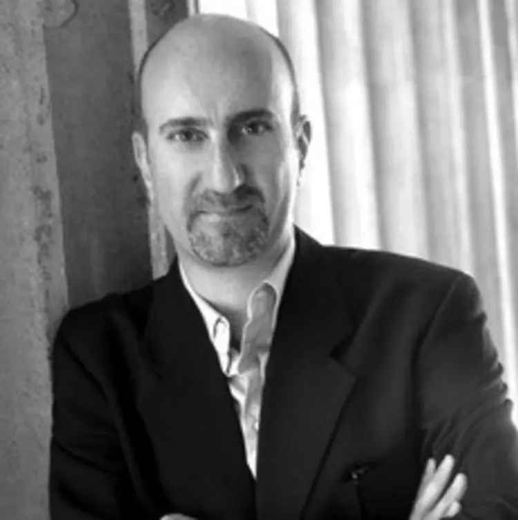 Bidragsyter Raymond Khoury