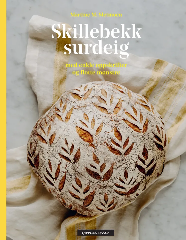 Omslag Skillebekk surdeig med enkle oppskrifter og flotte mønstre av Martine Sletmoen (Innbundet)