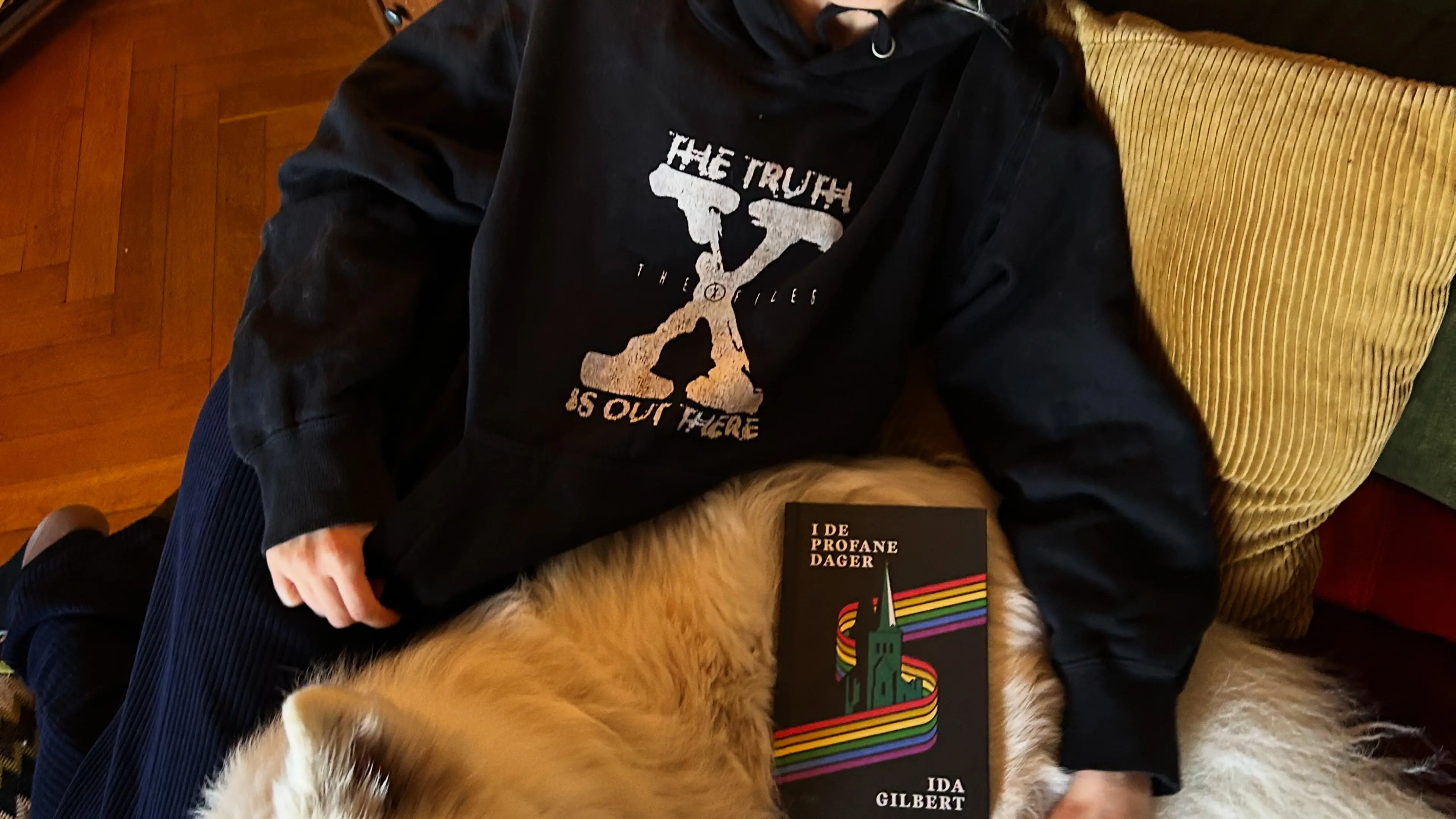 Ida med bok og hund