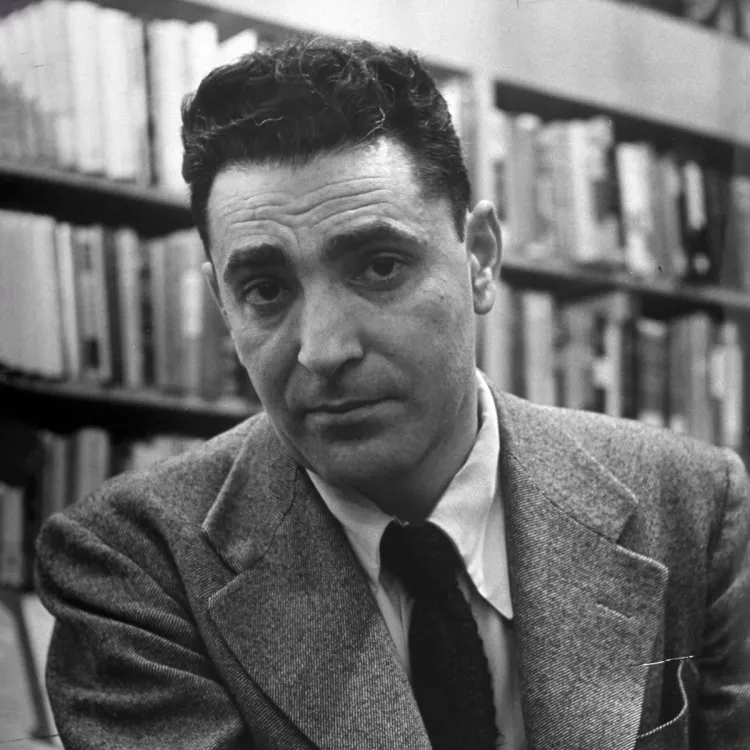 Bidragsyter Alfred Hayes