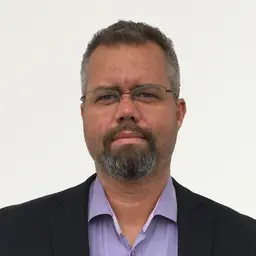 Bidragsyter Kent  M. E. Kvalvik