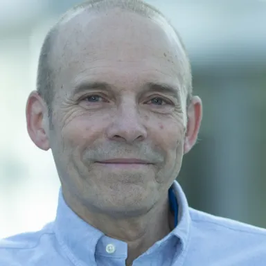Bidragsyter Adrian Peretz