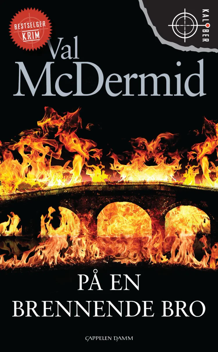 Omslag På en brennende bro av Val McDermid (Heftet)