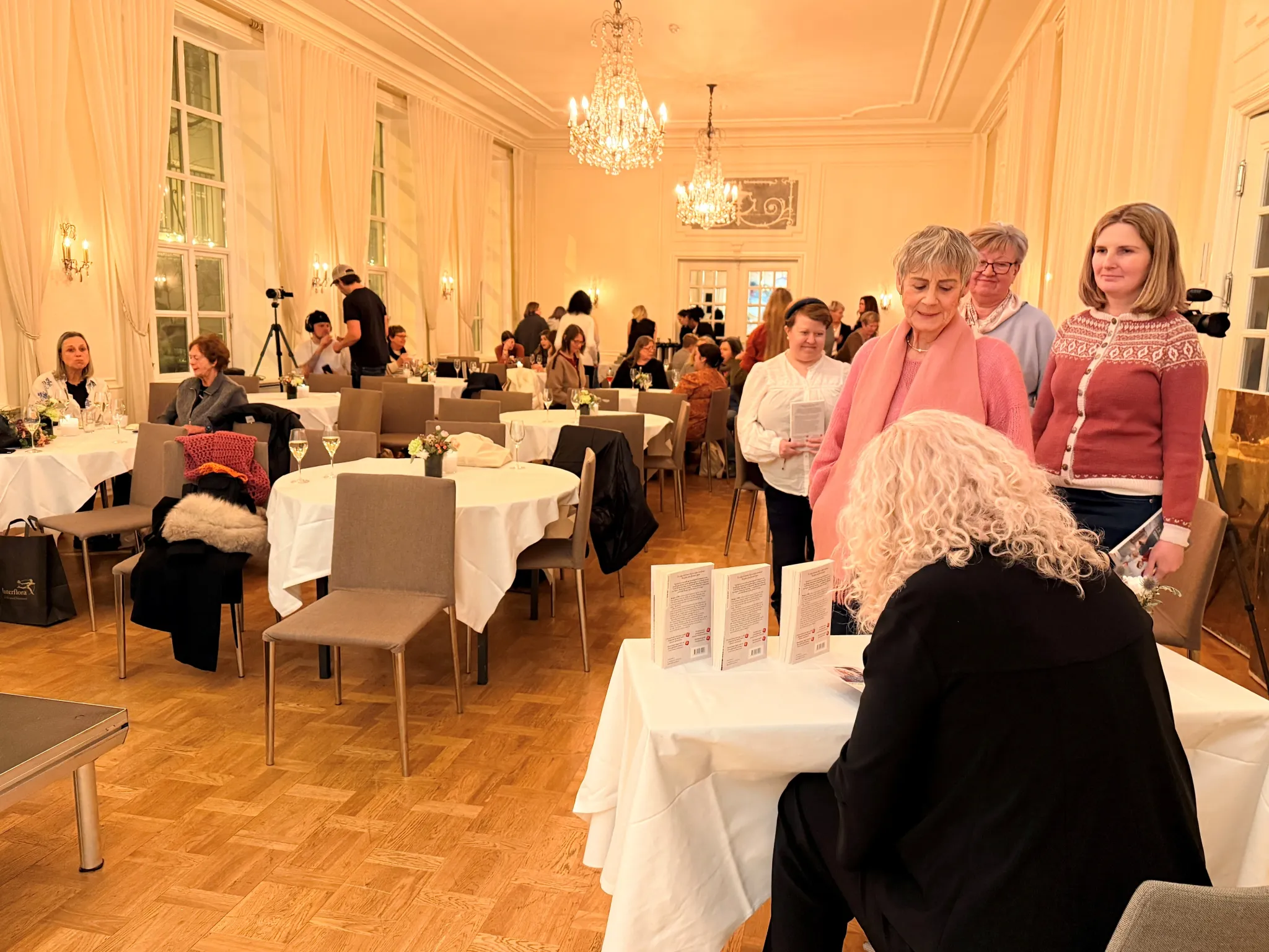 Kø for å sikre seg navnetrekket til Torill