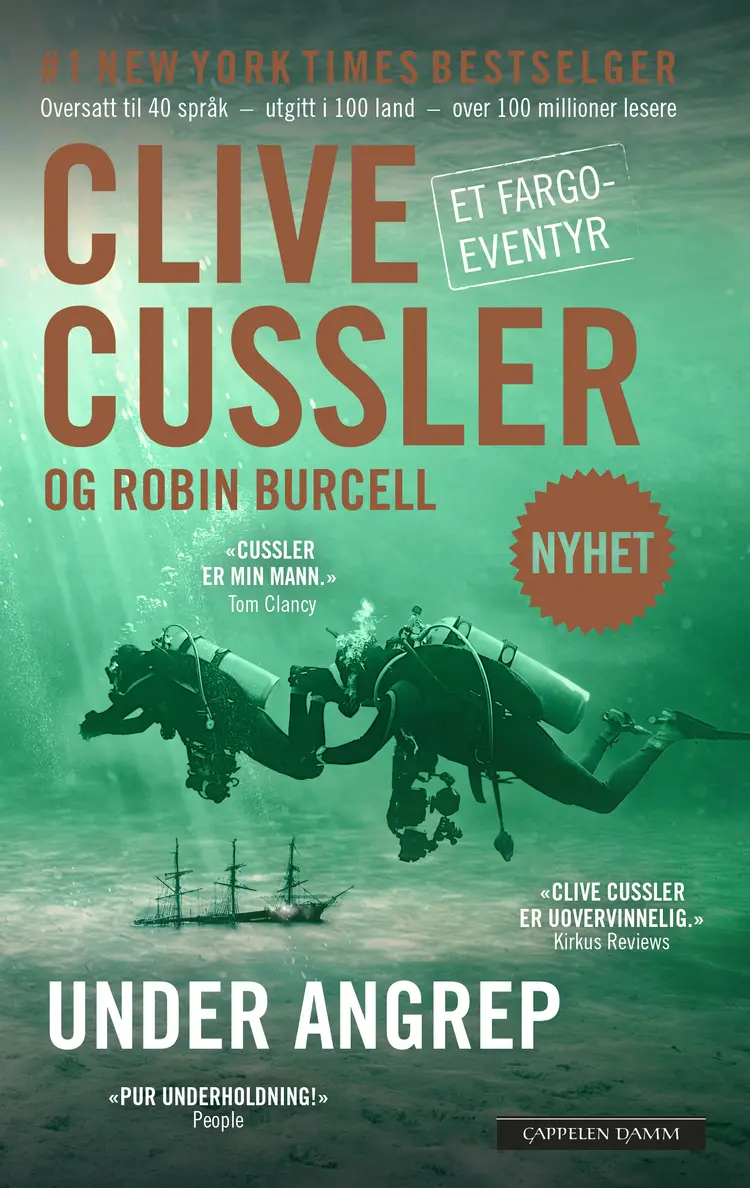 Omslag Under angrep av Clive Cussler (Heftet)