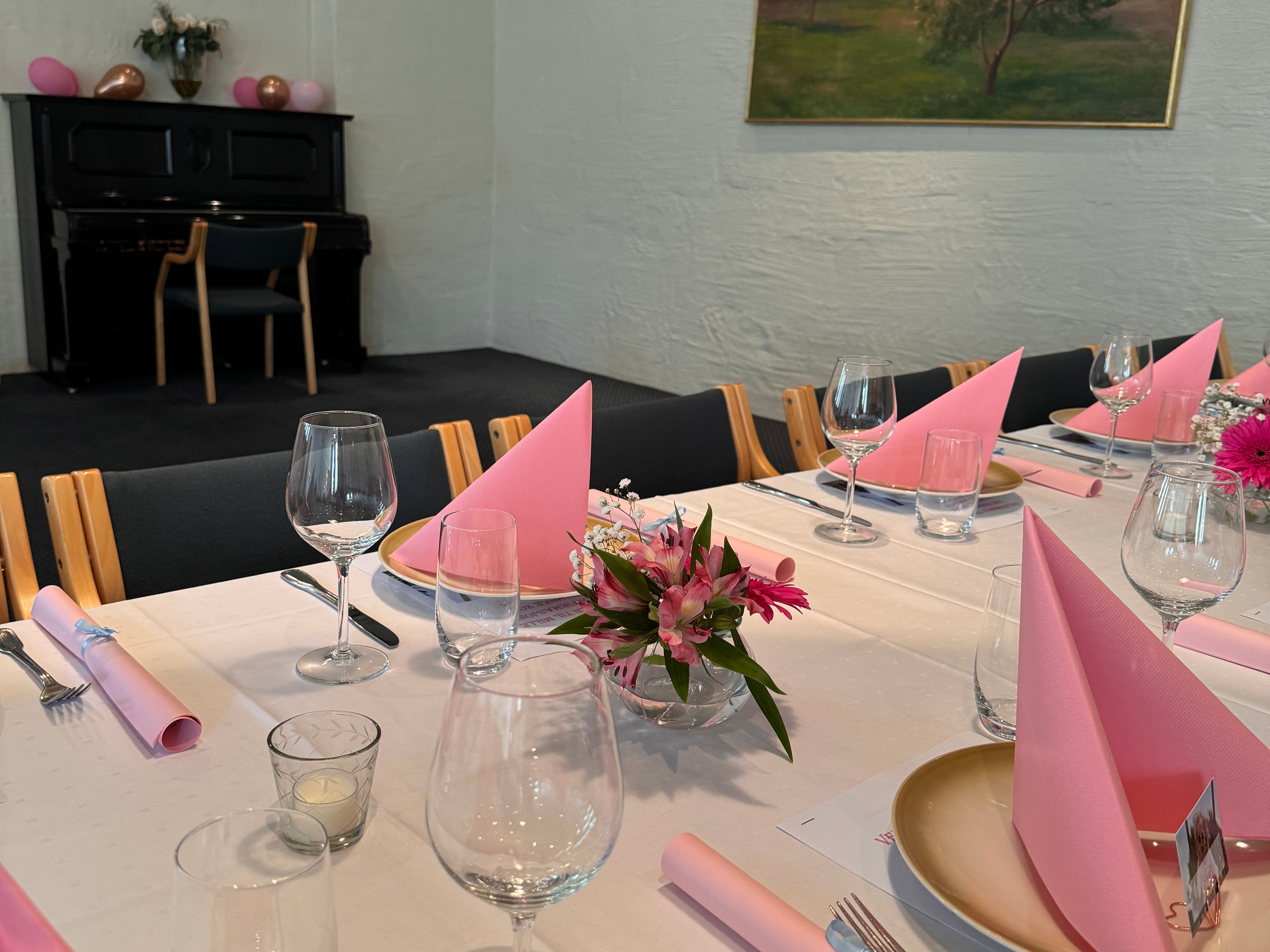 Oppdekket bord i Holtsmark