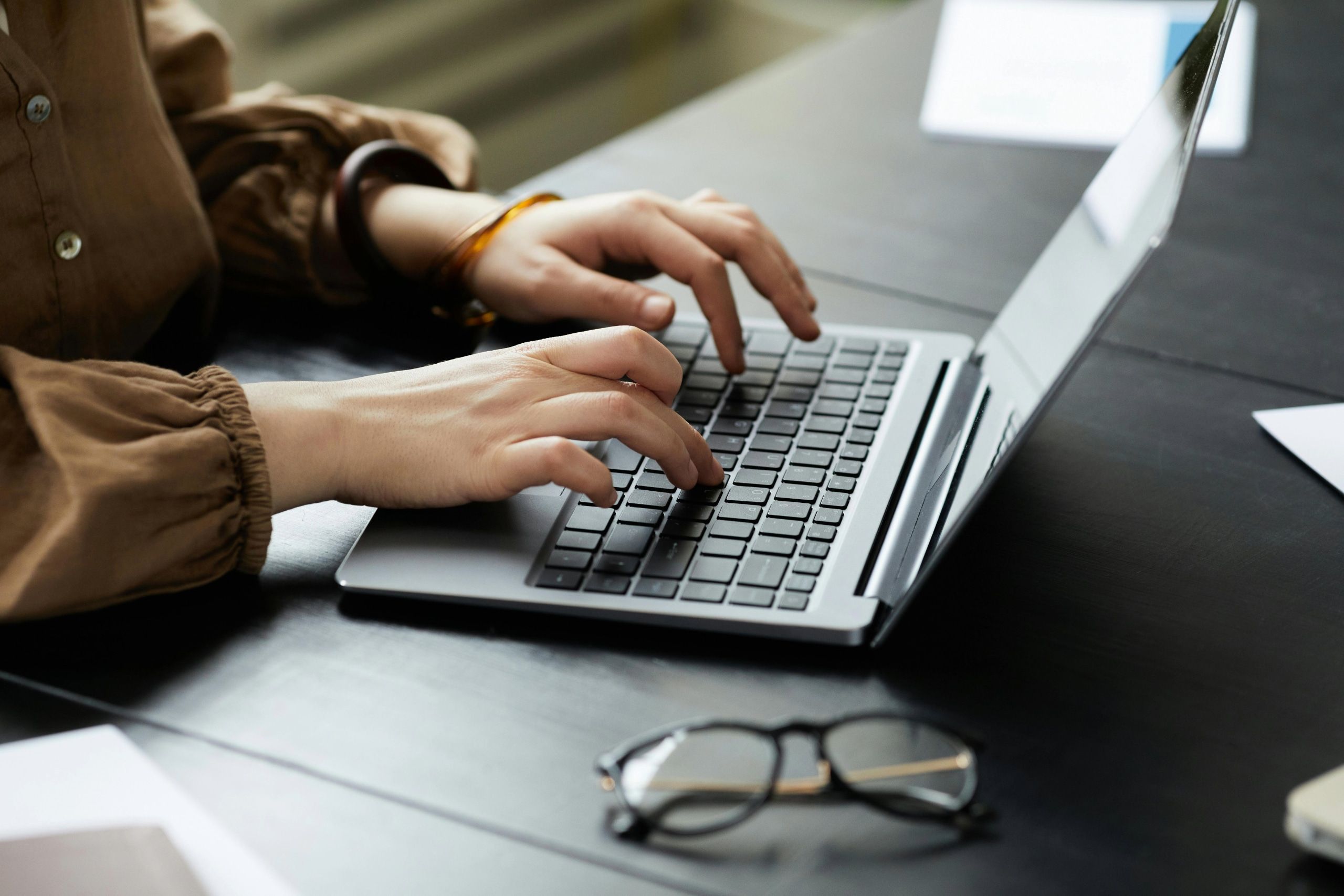 Copywriting with AI: how to write better (and faster) without losing your creativity