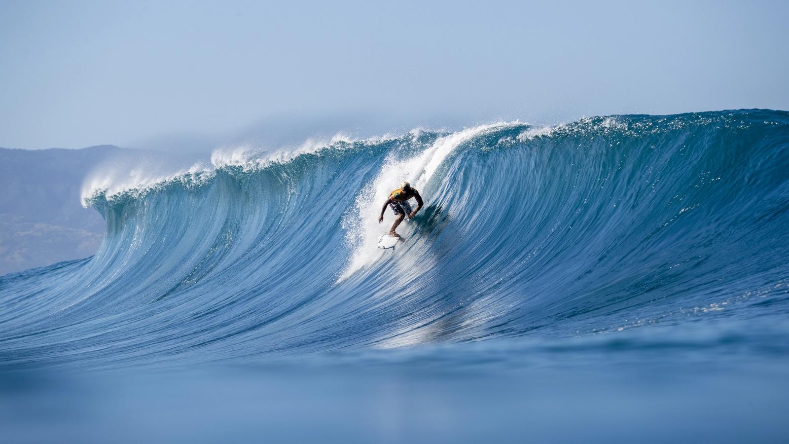 Italo Ferreira of Brazil advances directly to Round 3 of the 2019 Billabong Pipe Masters