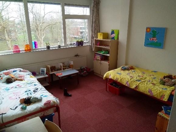 Een slaapkamer voor twee kinderen.