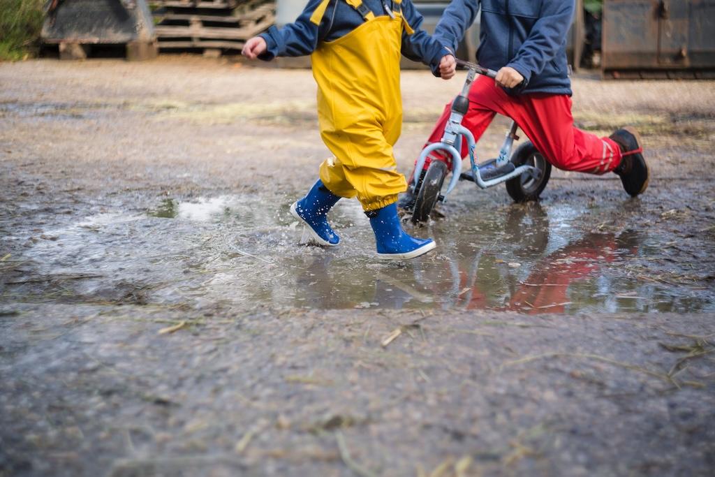 Kinderen spelen buiten