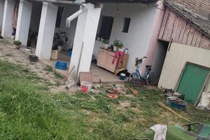 Seoska kuća sa imanjem 4