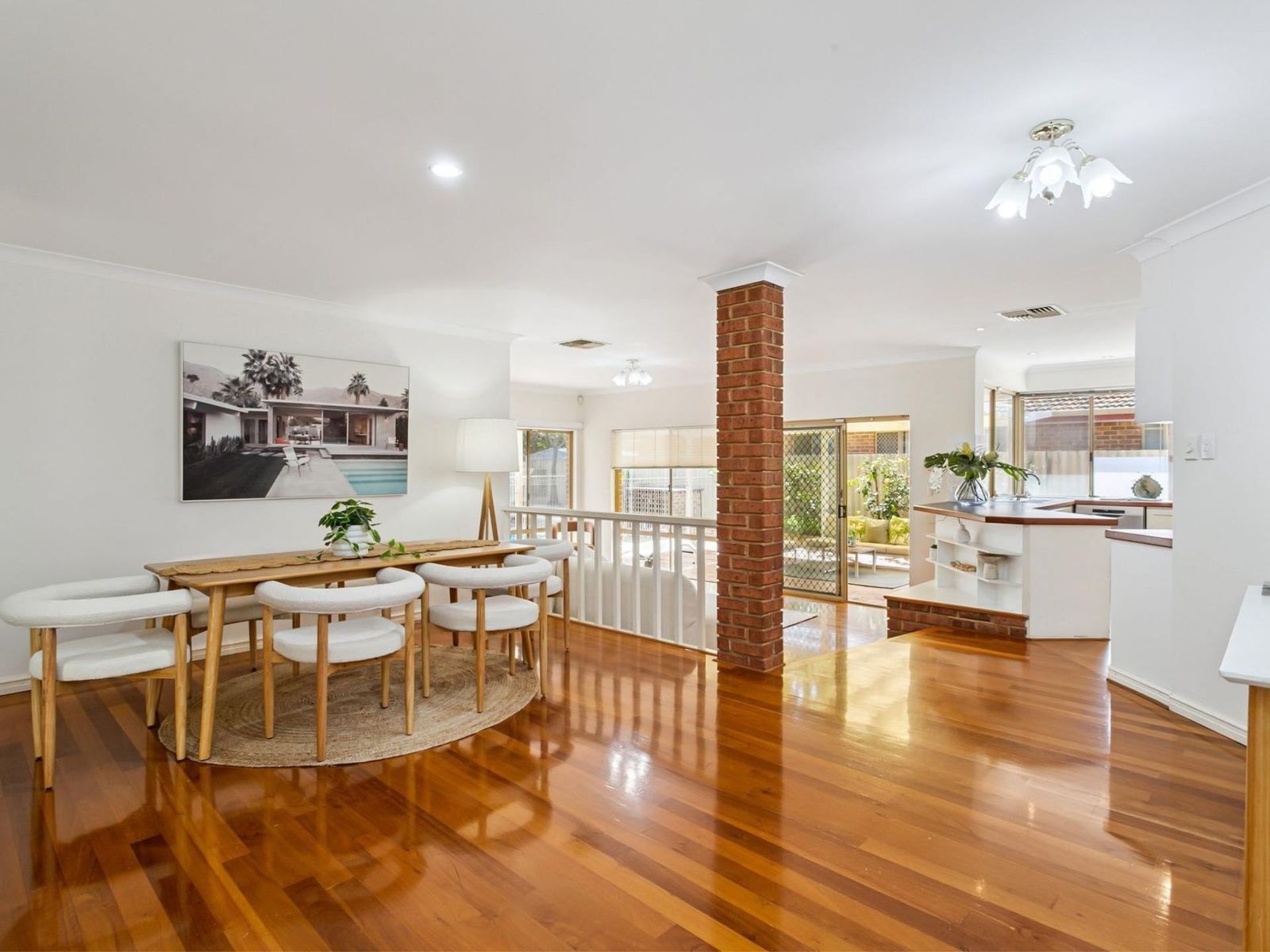 39 Dickenson Way