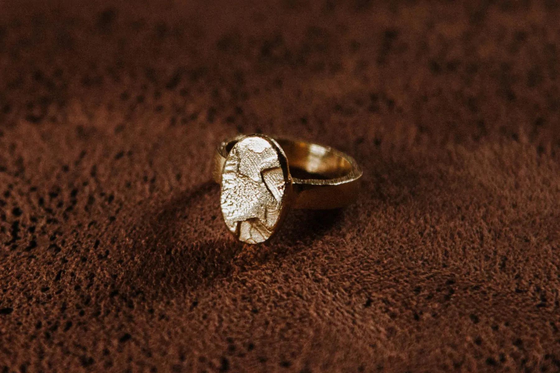 Oval Ring