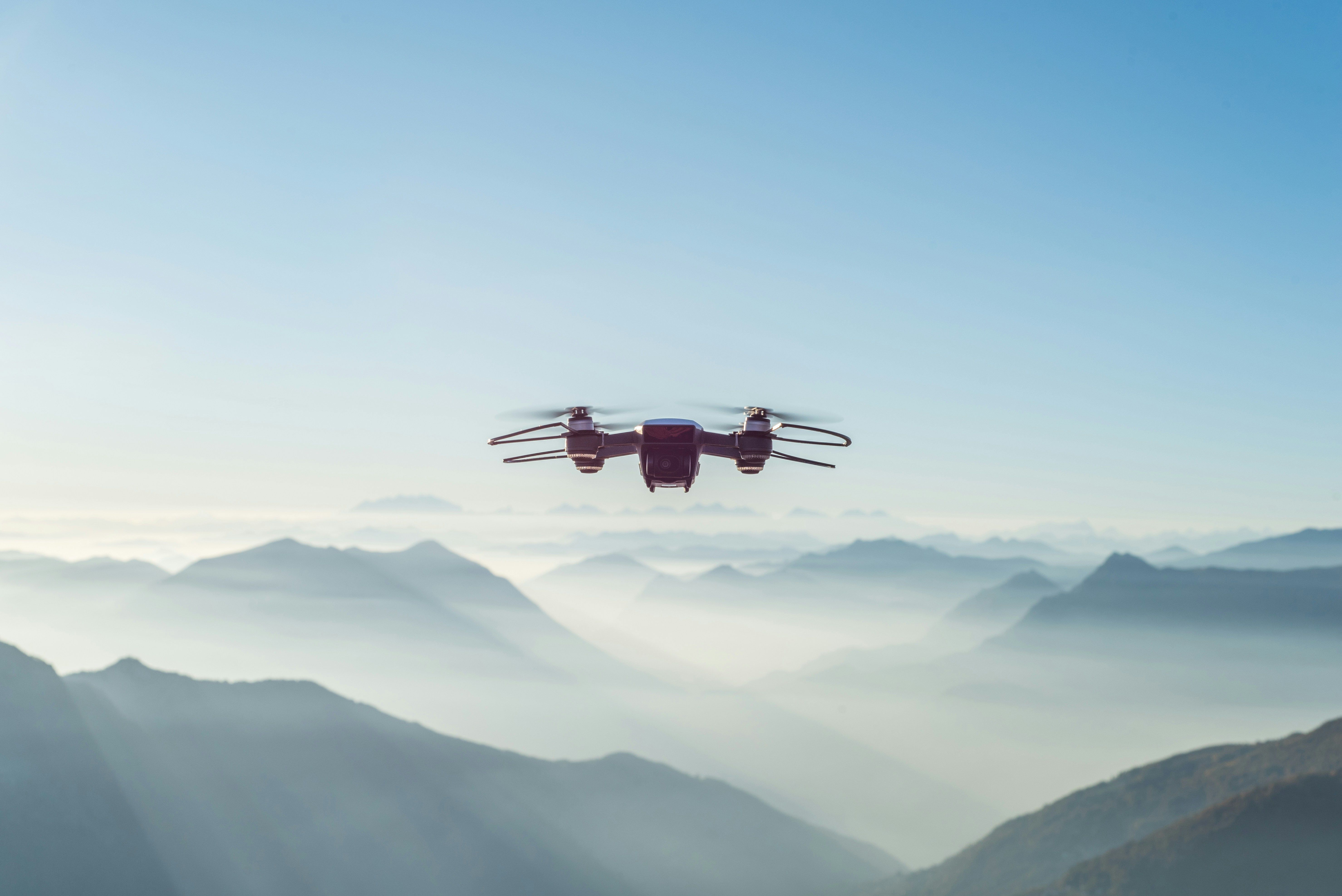 Dron je úžasná věc na cesty, ale ne všude jej můžete použít!