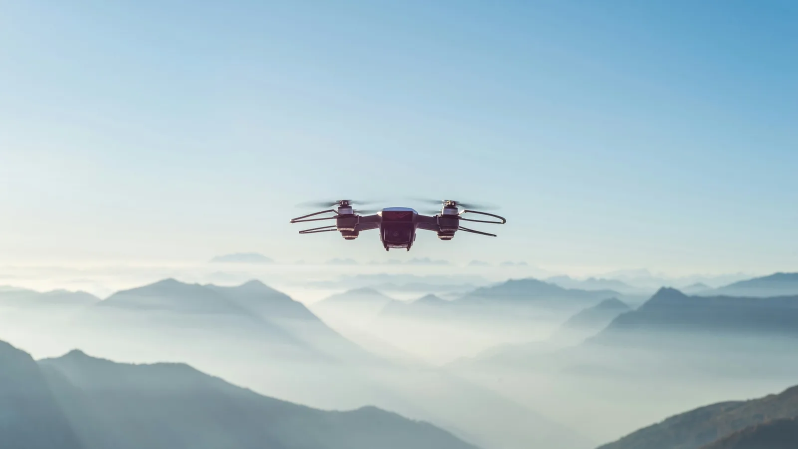 Dron je úžasná věc na cesty, ale ne všude jej můžete použít!