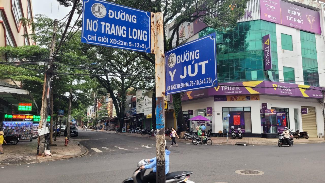 Buôn Ma Thuột kávová metropole Vietnamu, obří vodopády a cesta do Yok Donu
