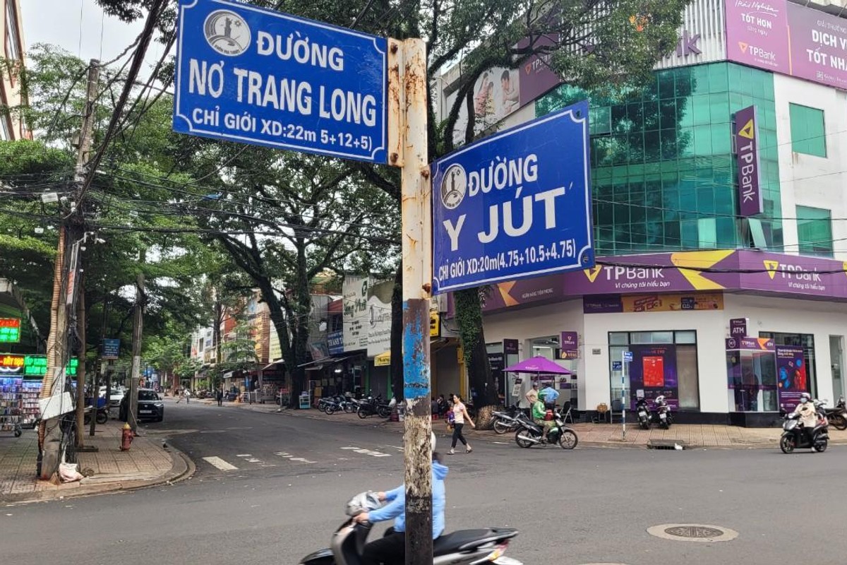 Buôn Ma Thuột kávová metropole Vietnamu, obří vodopády a cesta do Yok Donu
