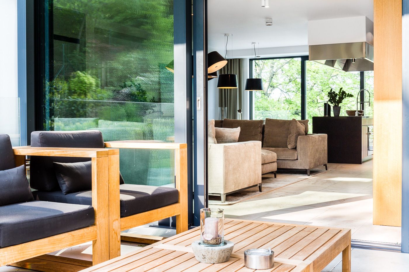 Interiér domu vo svahu - Image 2