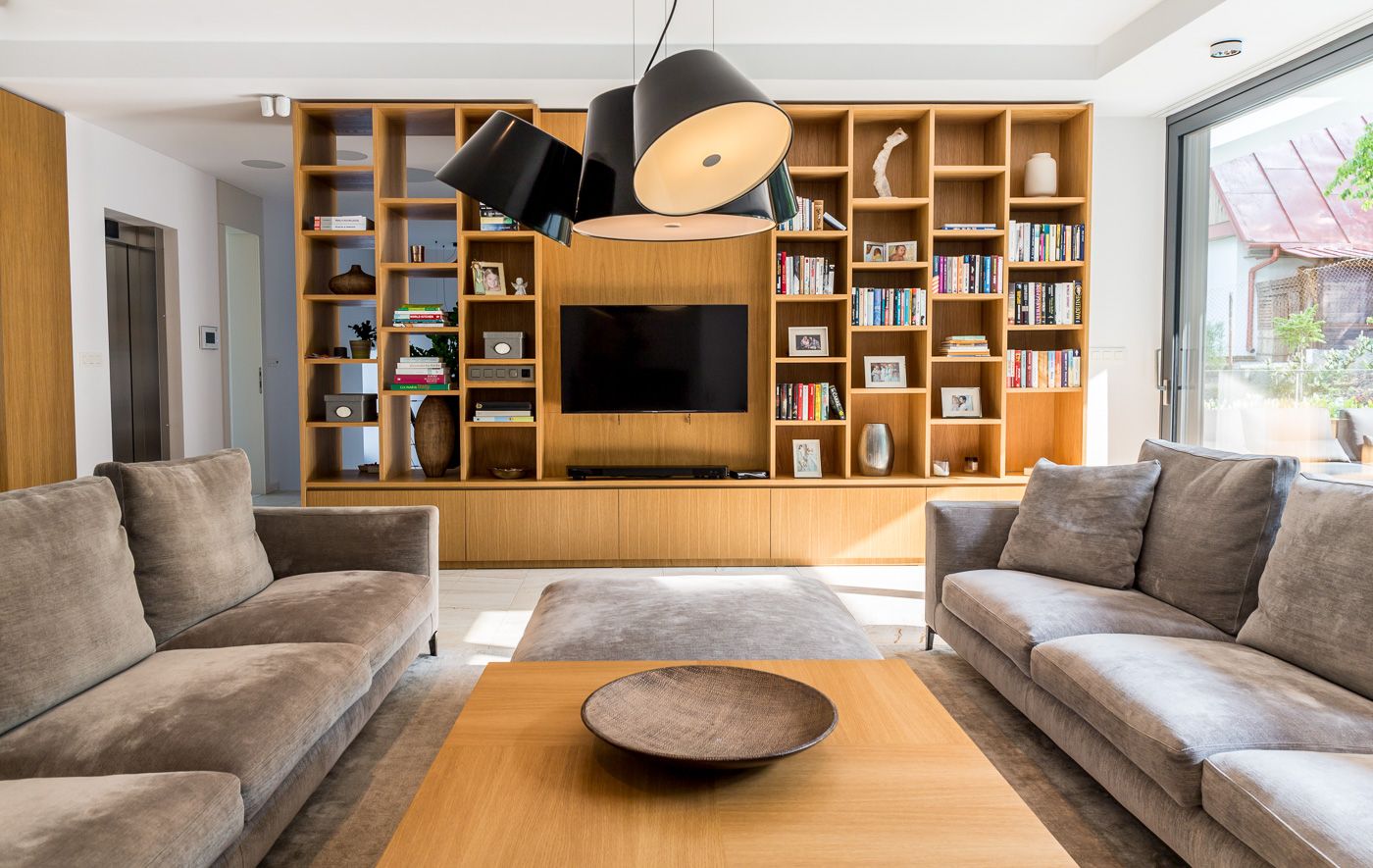 Interiér domu vo svahu - Image 3