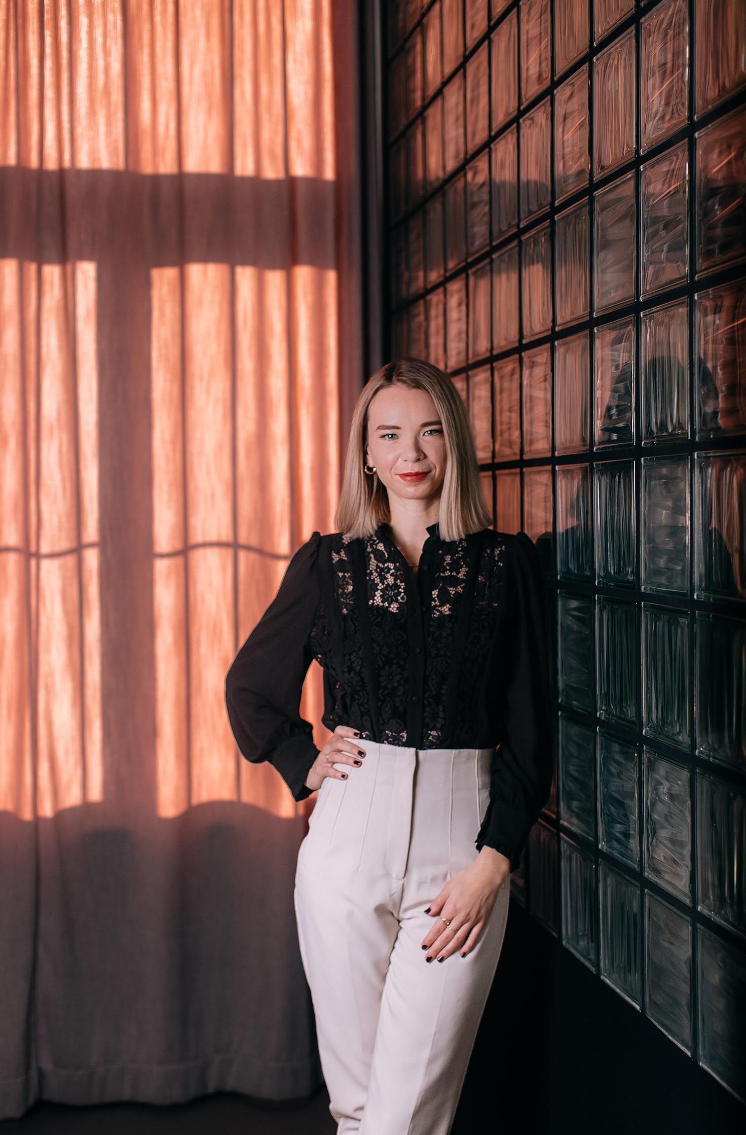 Ing. arch. Lucia Kušnírová, Senior architektka, interiérová designérka, partnerka