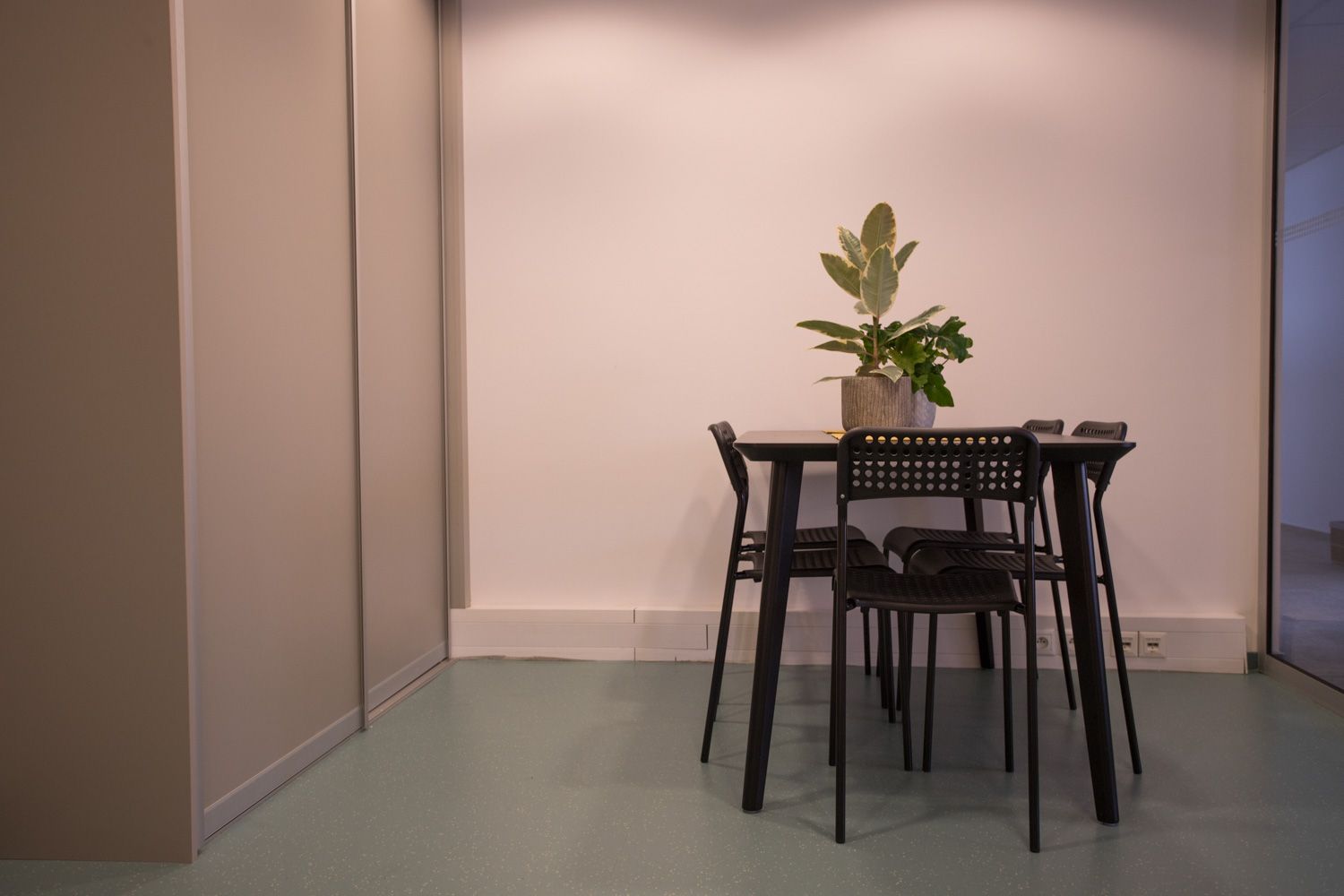 Interiér kancelárií Zenithmedia - Image 13