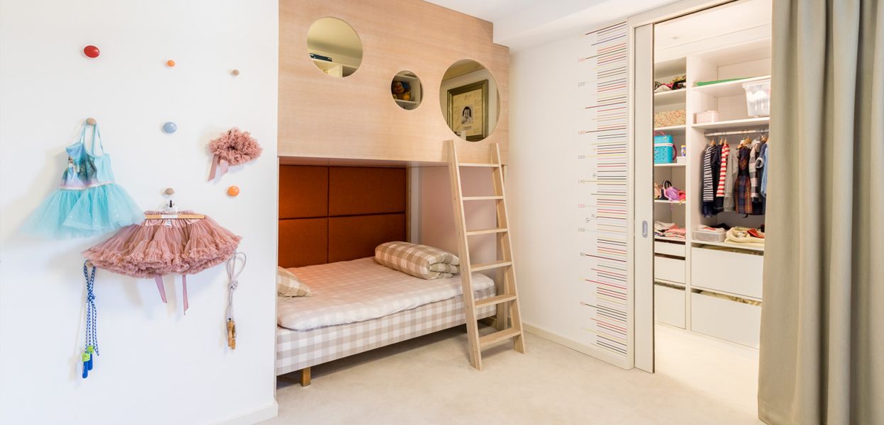 Interiér domu vo svahu - Image 14