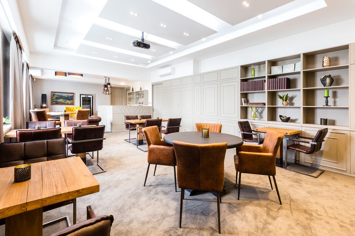 Interiér firemného klubu - Image 1