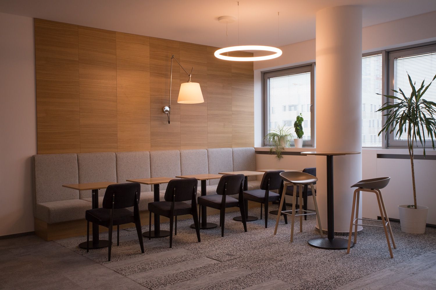 Interiér kancelárií Zenithmedia - Image 4