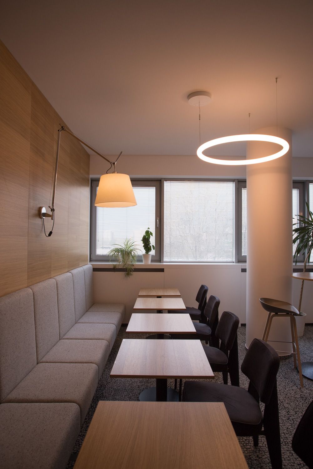 Interiér kancelárií Zenithmedia - Image 7