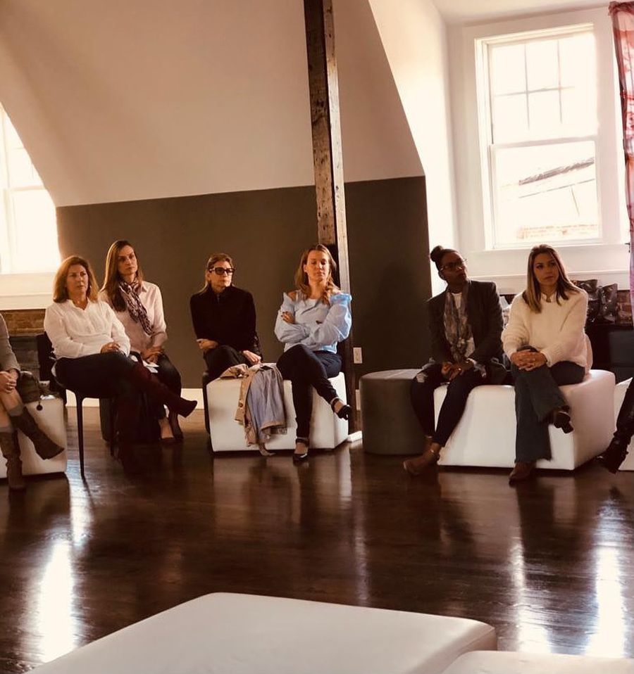 Roda de conversa com mulheres em um encontro