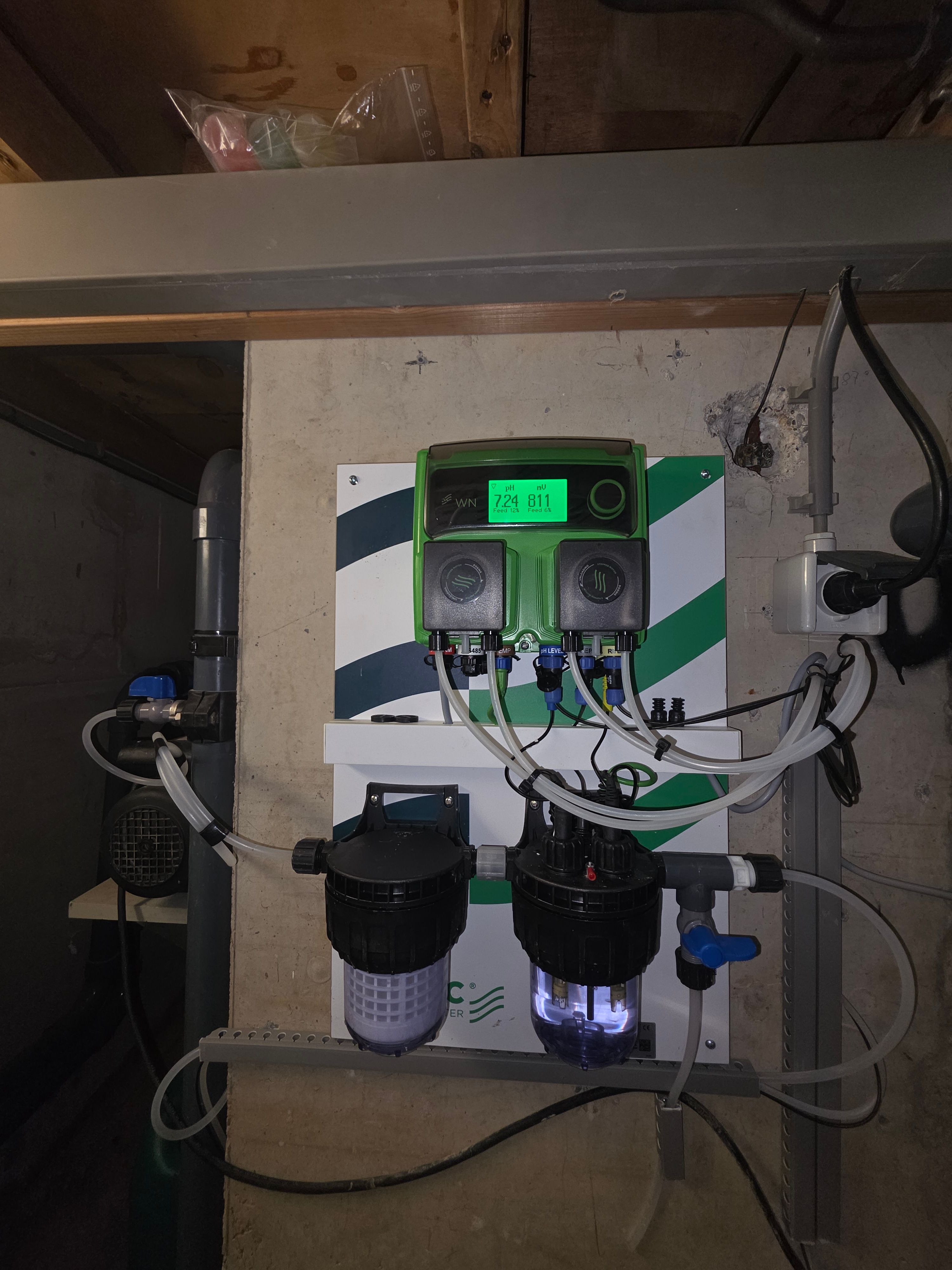 Optimale waterkwaliteit voor drukke zwemdagen: Emec paneel vervangt zoutelektrolyse