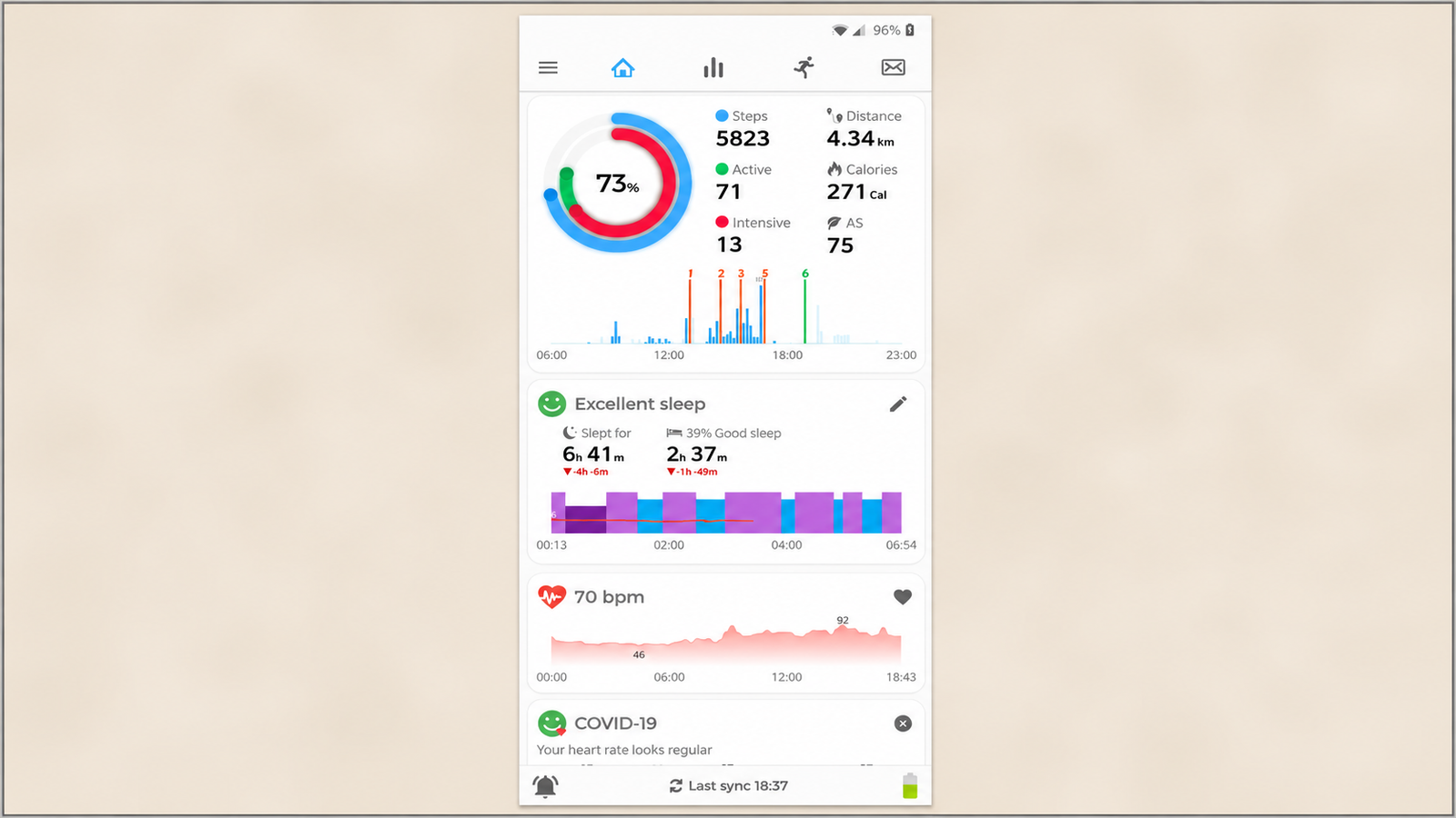 Wearable health app displaying automatically collected biometric data including heart rate, sleep, and daily steps.