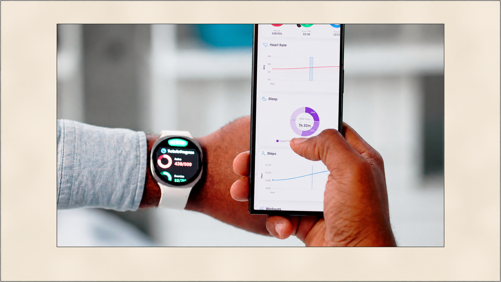 Comparison of a glanceable smartwatch interface and an information-rich smartphone app.