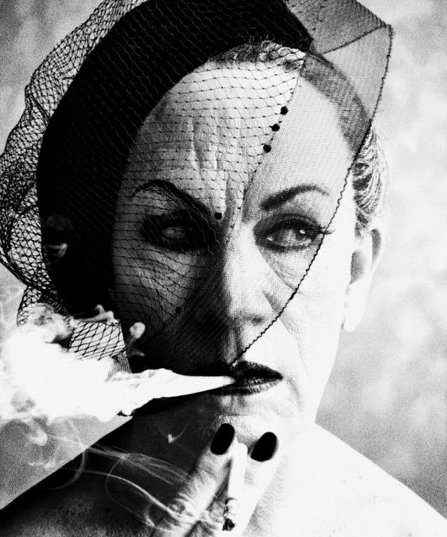 Williamilliam Kleinlein // Smokemoke and Veil,eil, Parisaris (Vogue)ogue) (1958)(1958)
