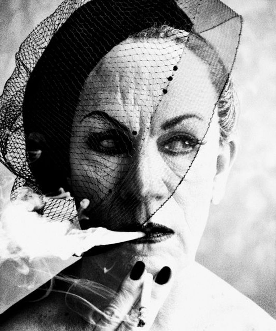 Williamilliam Kleinlein // Smokemoke and Veil,eil, Parisaris (Vogue)ogue) (1958)(1958)