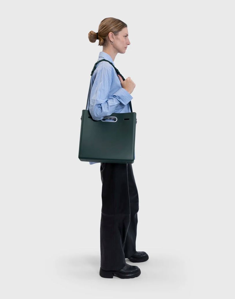 EAST WEST CLUTCH SYSTEM - MEDIUM in VELVET