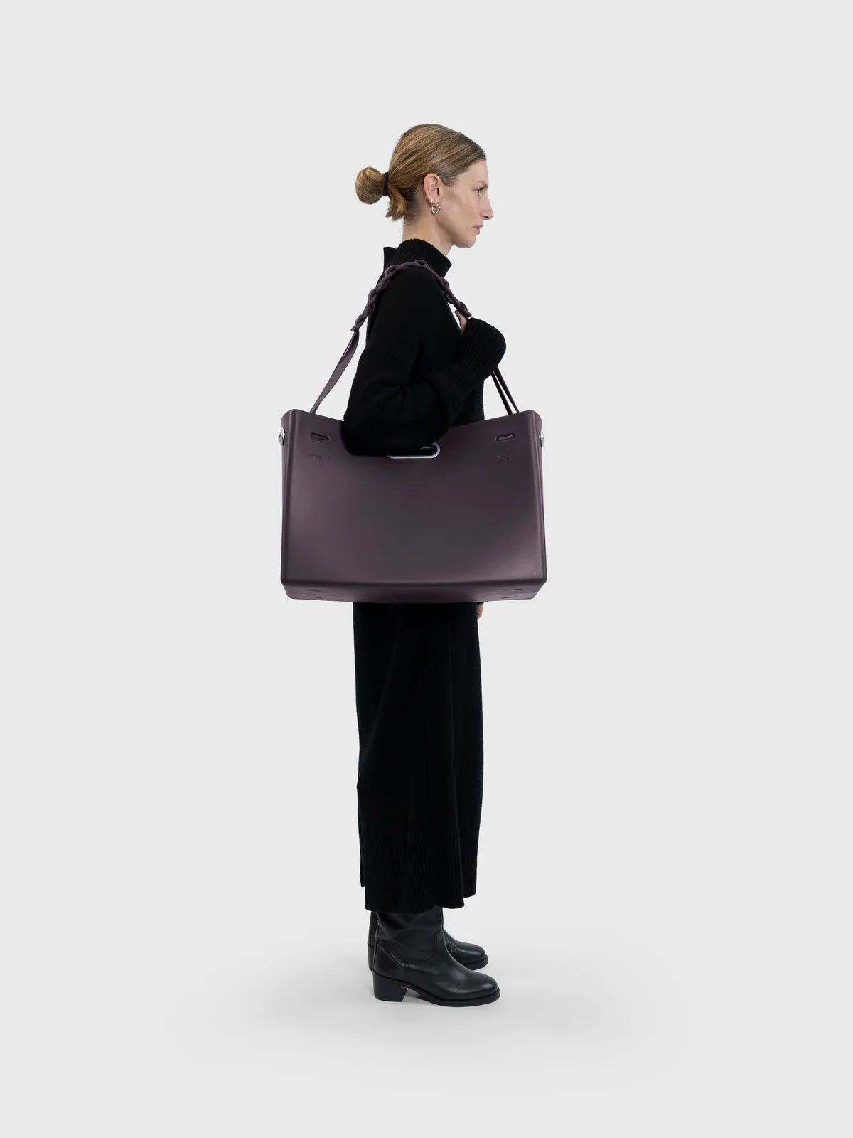 EAST WEST CLUTCH SYSTEM - XL in NIGHTSHADE